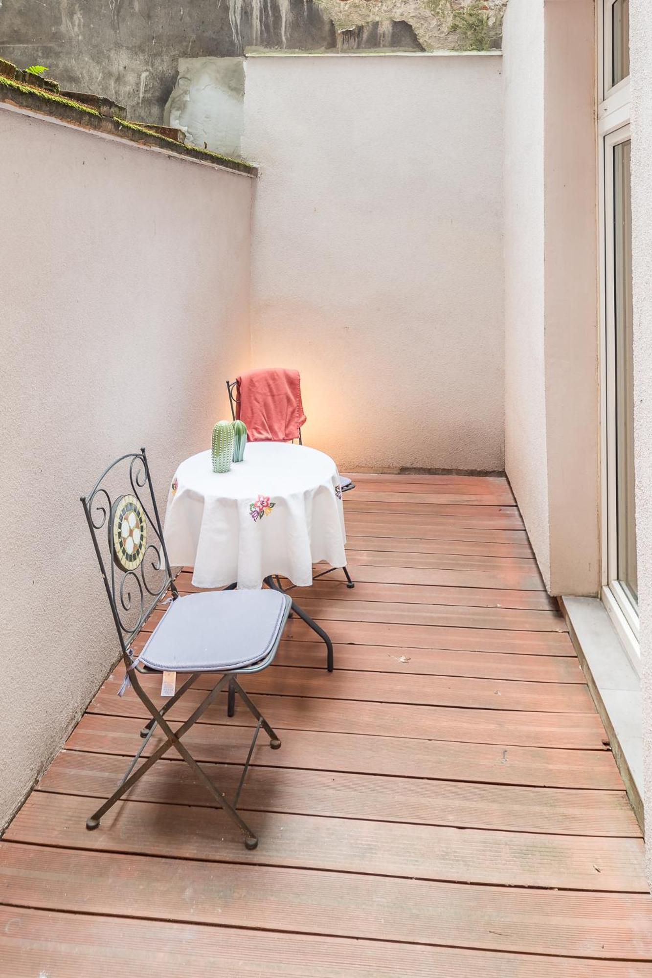 Apartament Starowislna - Balcony, Top Location, Tram & Train Nearby - By Rentujemy *